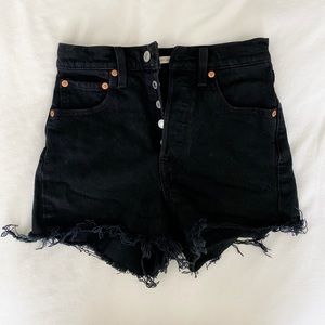 Levi’s Ribcage Shorts